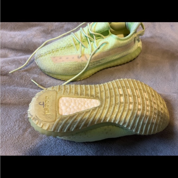 adidas yeezys - Picture 3 of 3